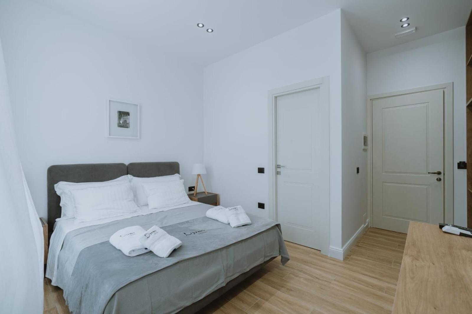 Dyrmo Hotel Берат Экстерьер фото