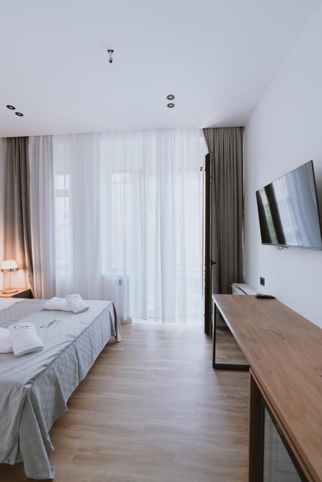 Dyrmo Hotel Берат Экстерьер фото