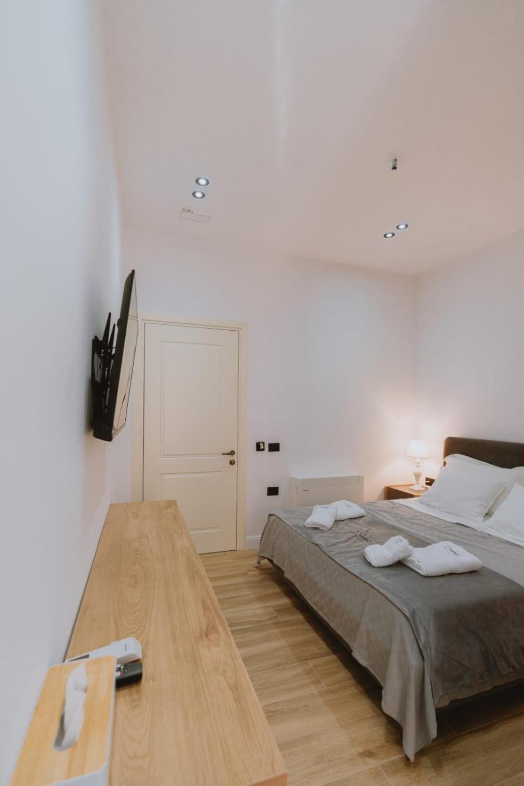 Dyrmo Hotel Берат Экстерьер фото