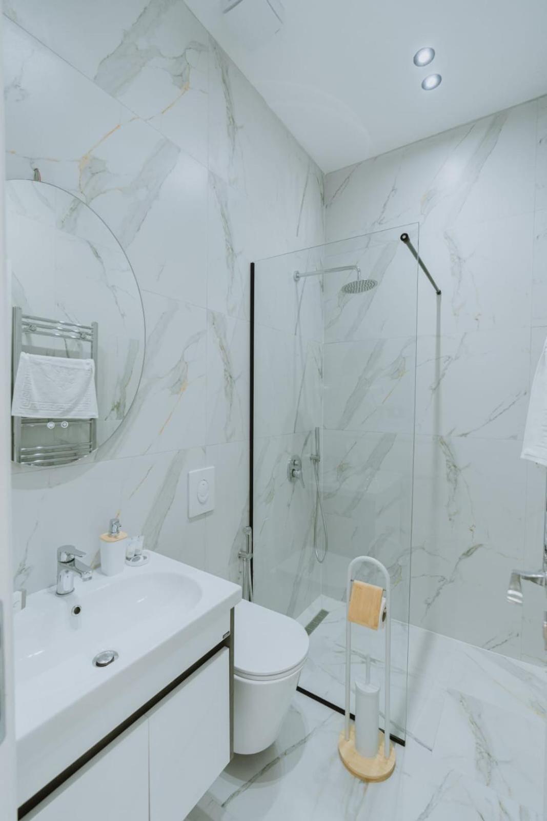 Dyrmo Hotel Берат Экстерьер фото