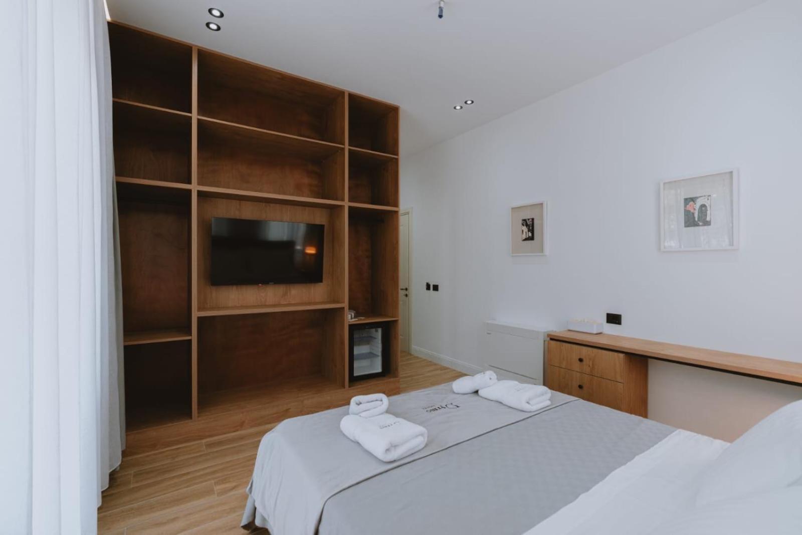 Dyrmo Hotel Берат Экстерьер фото